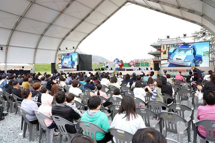 전라병영성축제 싱어롱쇼(로보카폴리)