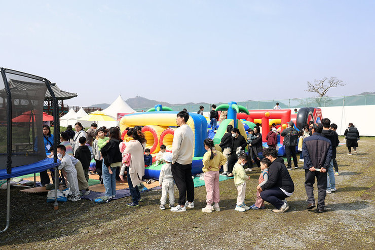 신체연마놀이터(에어바운스).JPG